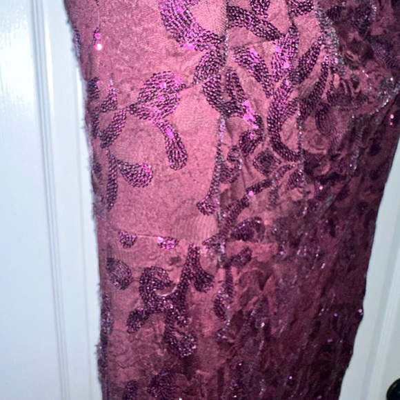 NEW WT Eliza J Women’s Size 16 Sequin Gown Sleeveless Mermaid Style Purple - Picture 5 of 16